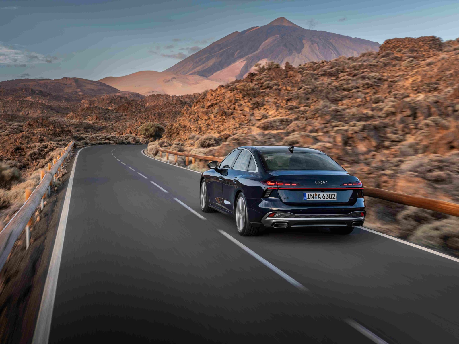 ما يمكننا تأكيده هو أنّ مؤخرة السيارة أصبحت تتمتع بتصميم يوحي بمزيد من العرض، الأمر الذي يعزز الحضور الرياضي - المصدر: Audi