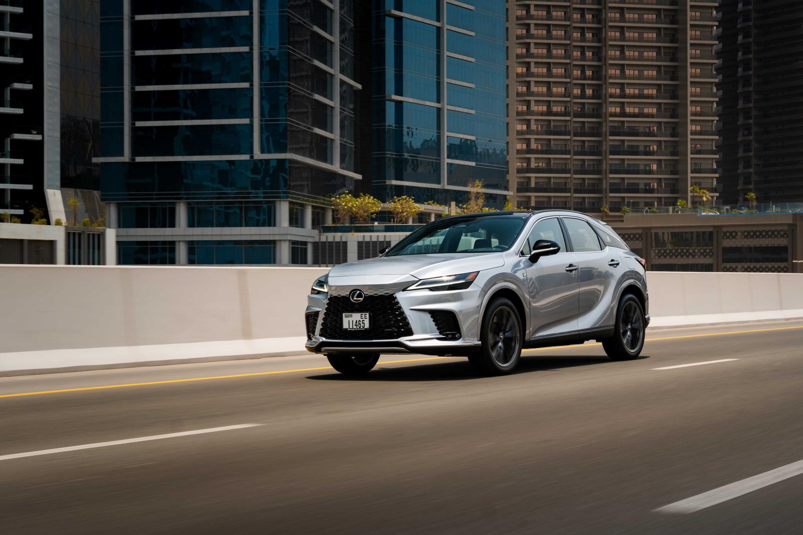تتمتع&nbsp;RX&nbsp;بخطوط خارجية تمزج بين الروح الرياضية والإطلالة المهيبة - المصدر: Lexus