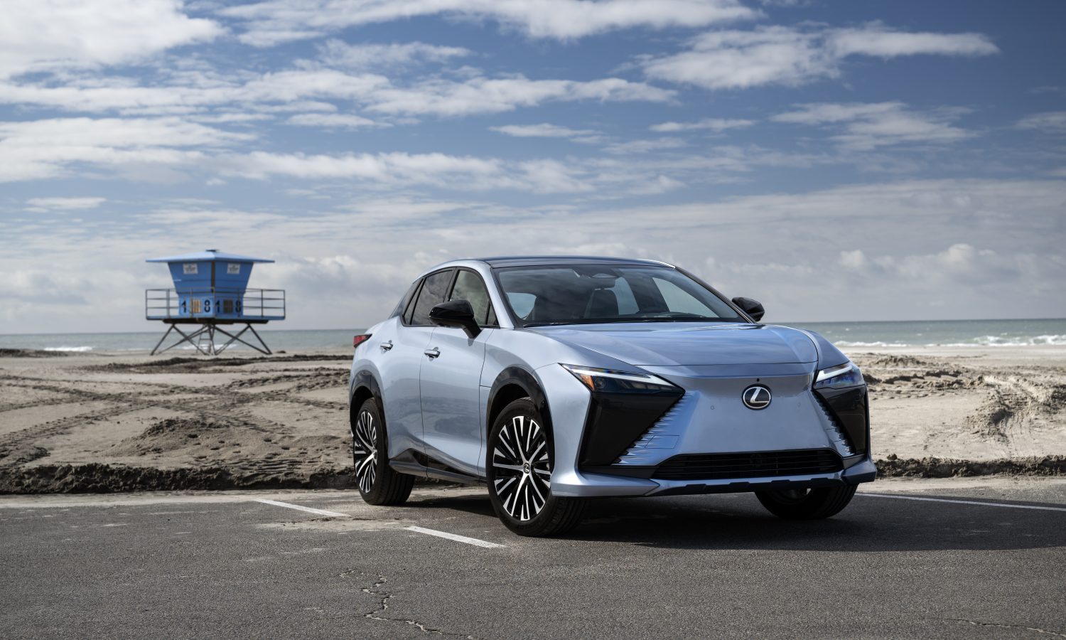بالإضافة إلى تجربة القيادة الرافية لسيارت Lexus توفر RZ عنصر الصمت في التحرك - المصدر: Lexus