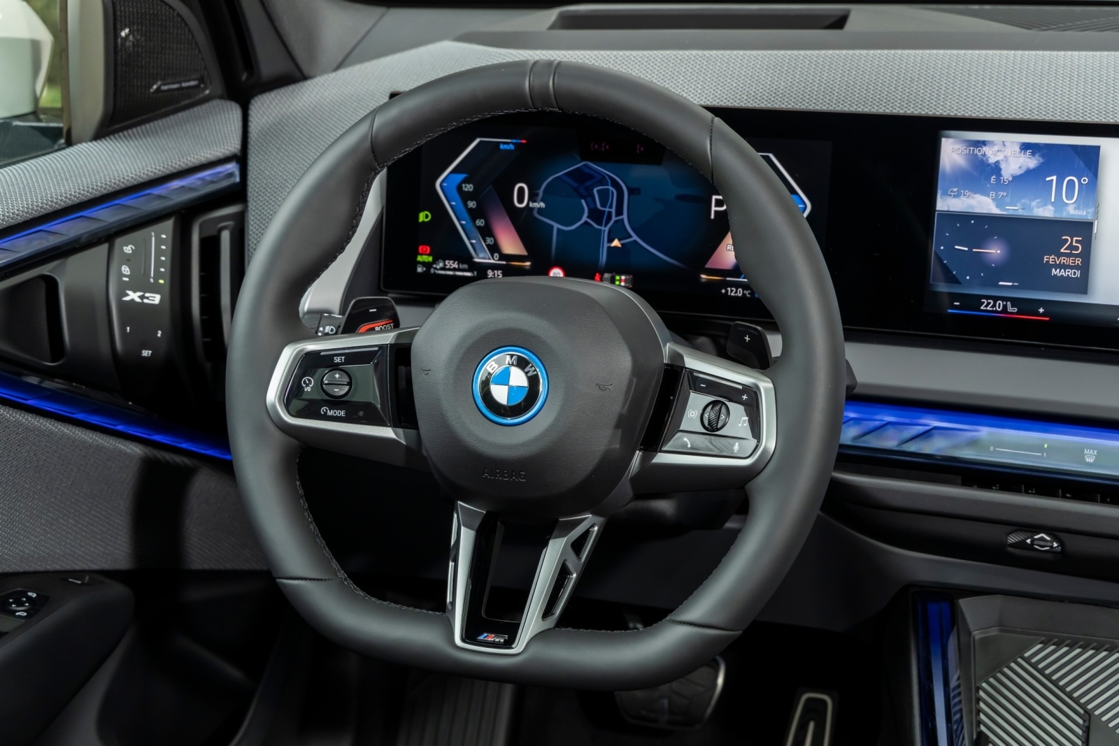 جرى تعزيز مقصورة BMW X3 بمواد عالية الجودة تتناغم مع تصميم عصري أنيق - المصدر: BMW