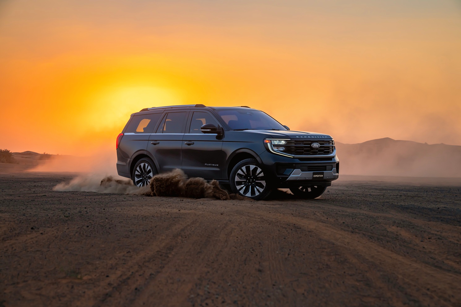 على صعيد التصميم الخارجي، ركزت Ford على هيبة الحضور من خلال تصميم صندوقي عصري - المصدر: Ford