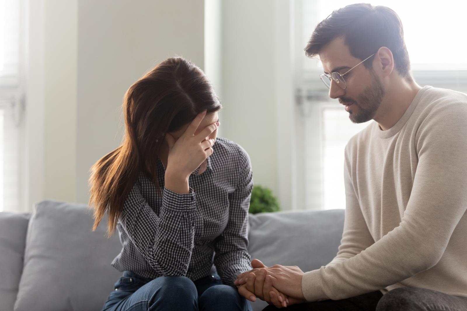 تقمص دور الضحية من أشكال الابتزاز العاطفي