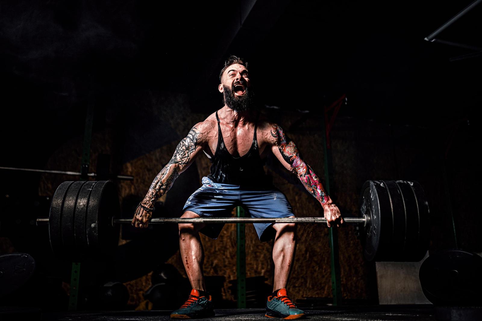 الرفعة الرومانية تضخيم الجزء السفلي من الجسم