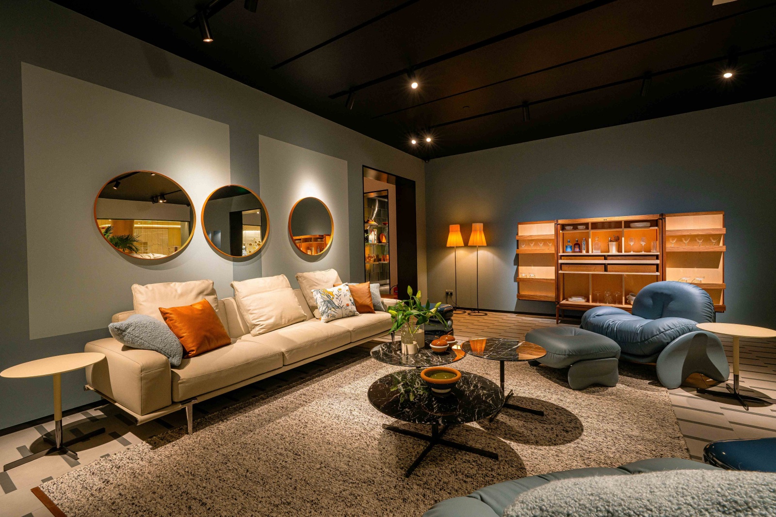 معروضات متجر بولترونا فراو في سنتريا مول