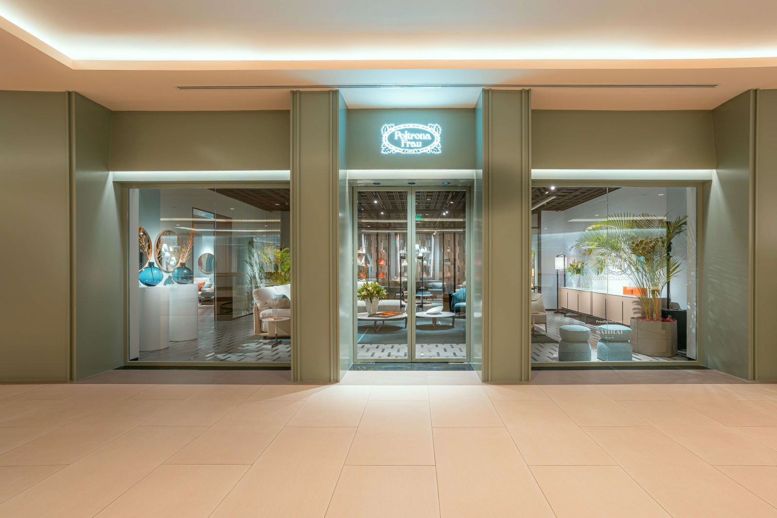 متجر بولترونا فراو في سنتريا مول