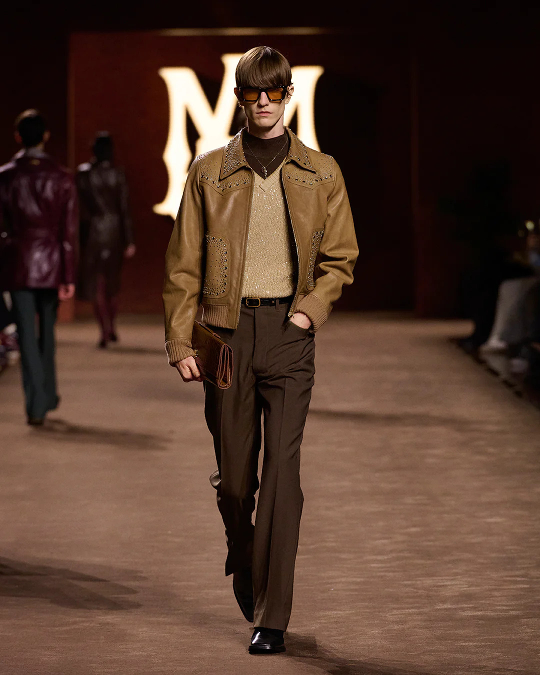 سترة مطرّزة على غرار رعاة البقر الأمريكيين 