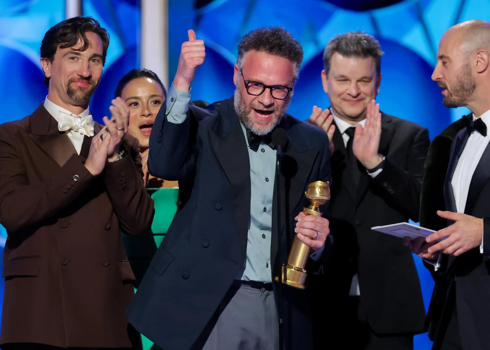 سيث روجان يفور بجائزة جولدن جلوب