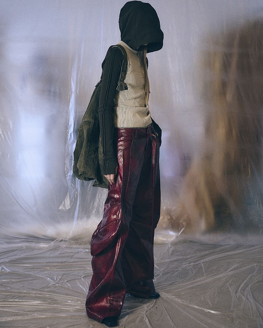 سروال أنيق من الجلد من Carnet-Archive