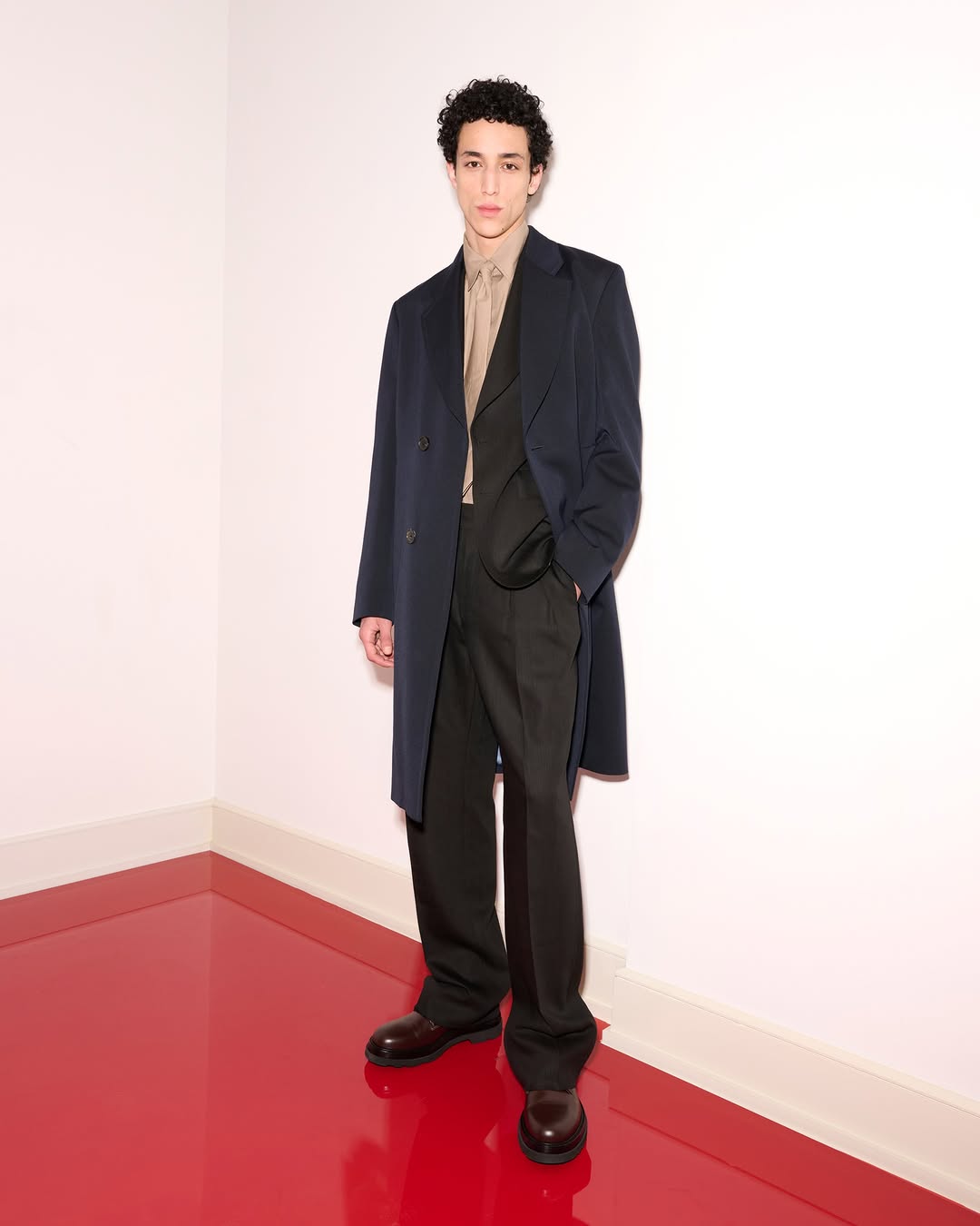 بدلة أنيقة كلاسيكية