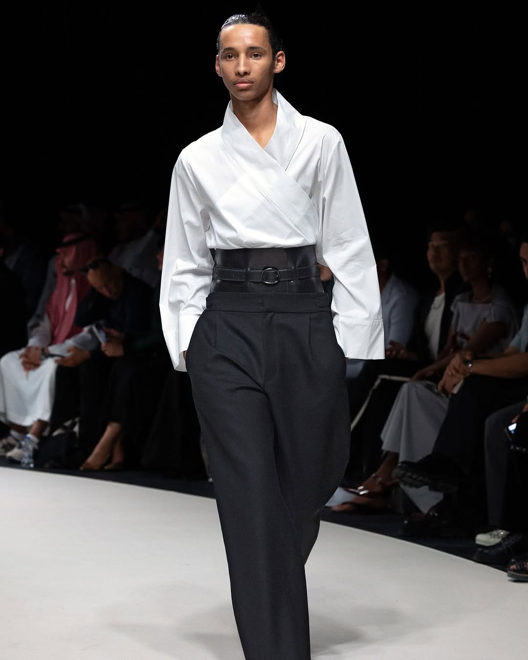 للأبيض والأسود أناقة ملحوظة