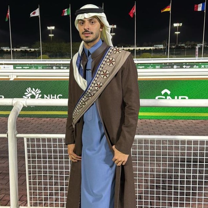 طبقات متعددة اعتمدتها جمال سلطان في إطلالته بكأس الفروسية