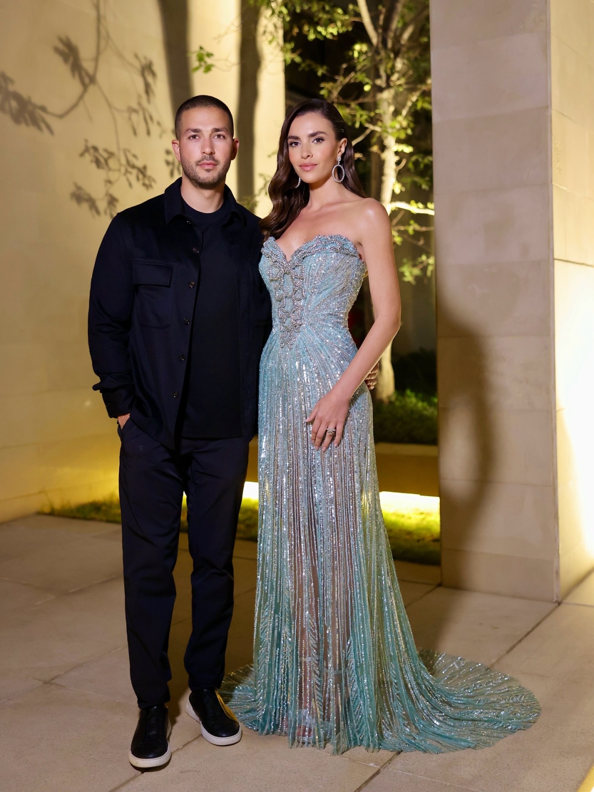 إطلالة العروسان في آخر ليلة في احتفالات زفافهما 