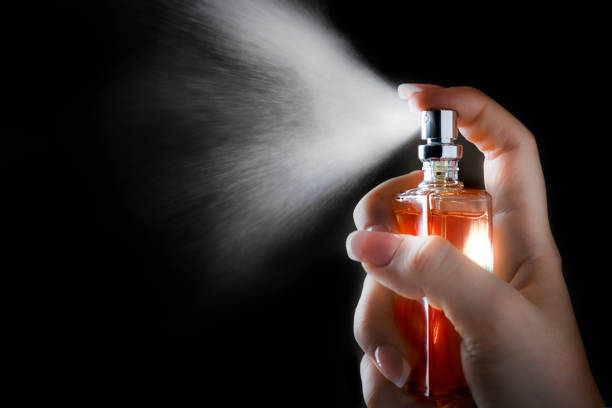 تركيز الزيت العطري في العطر يزيد من مدة ثباته