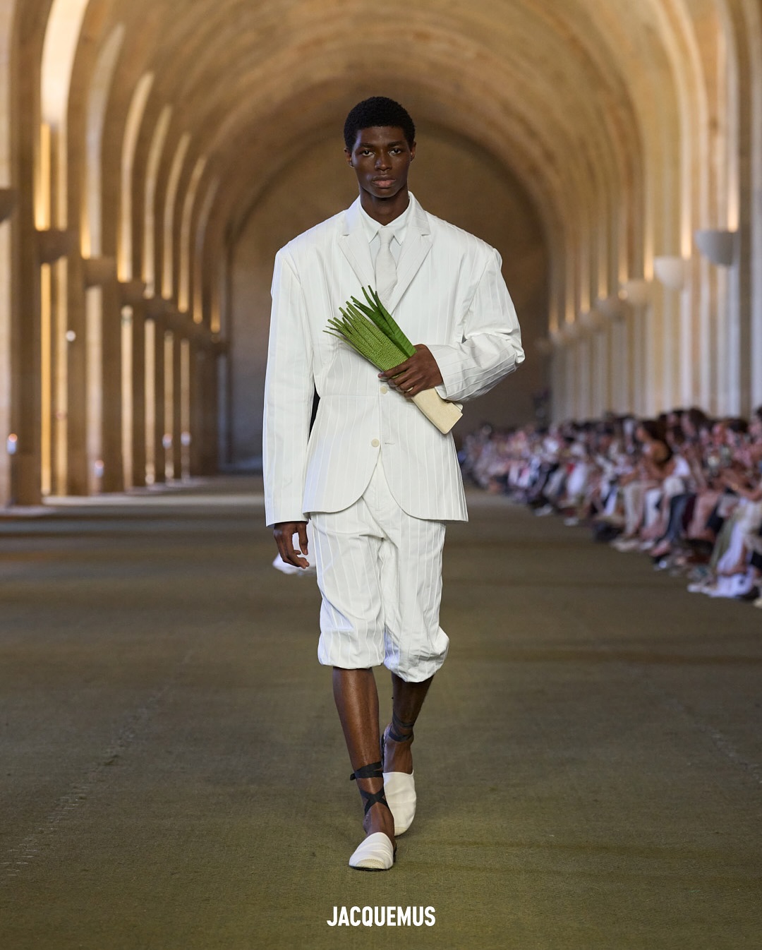 jacquemus_1751219012_3665813225865383989_242323665.jpg