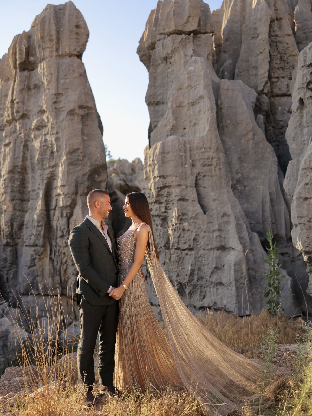 العروسان سيليو إيلي صعب وزينة قطامي في أول سهرة من حفل زفافهما 