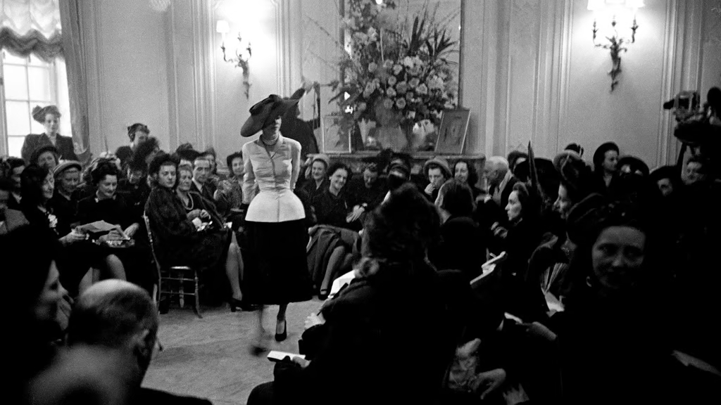 تصميم البار جاكيت المميز لديور