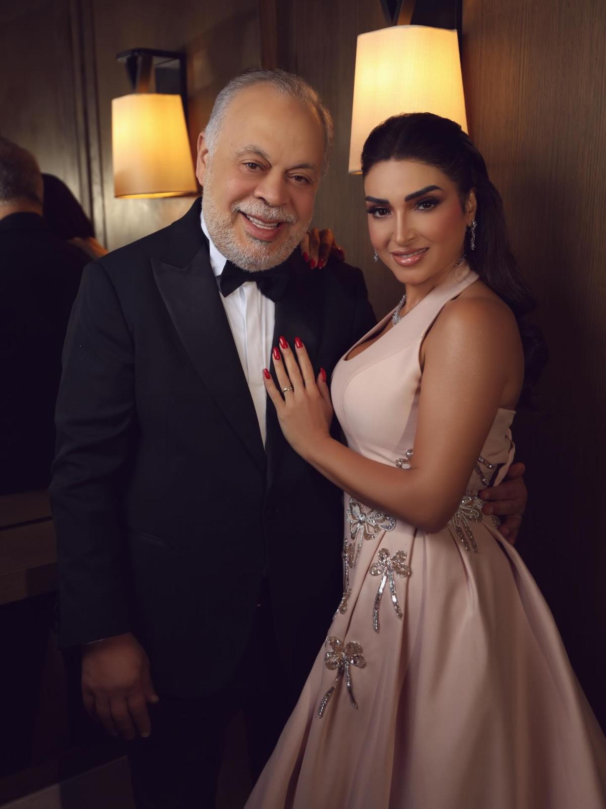 نقيب المهن التمثيلية المصري أشرف زكي مع زوجته روجينا