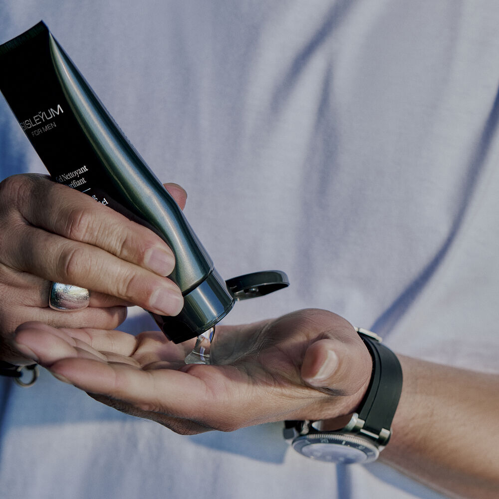 منظف من Sisley Paris للبشرة المعرّضة للشوائب