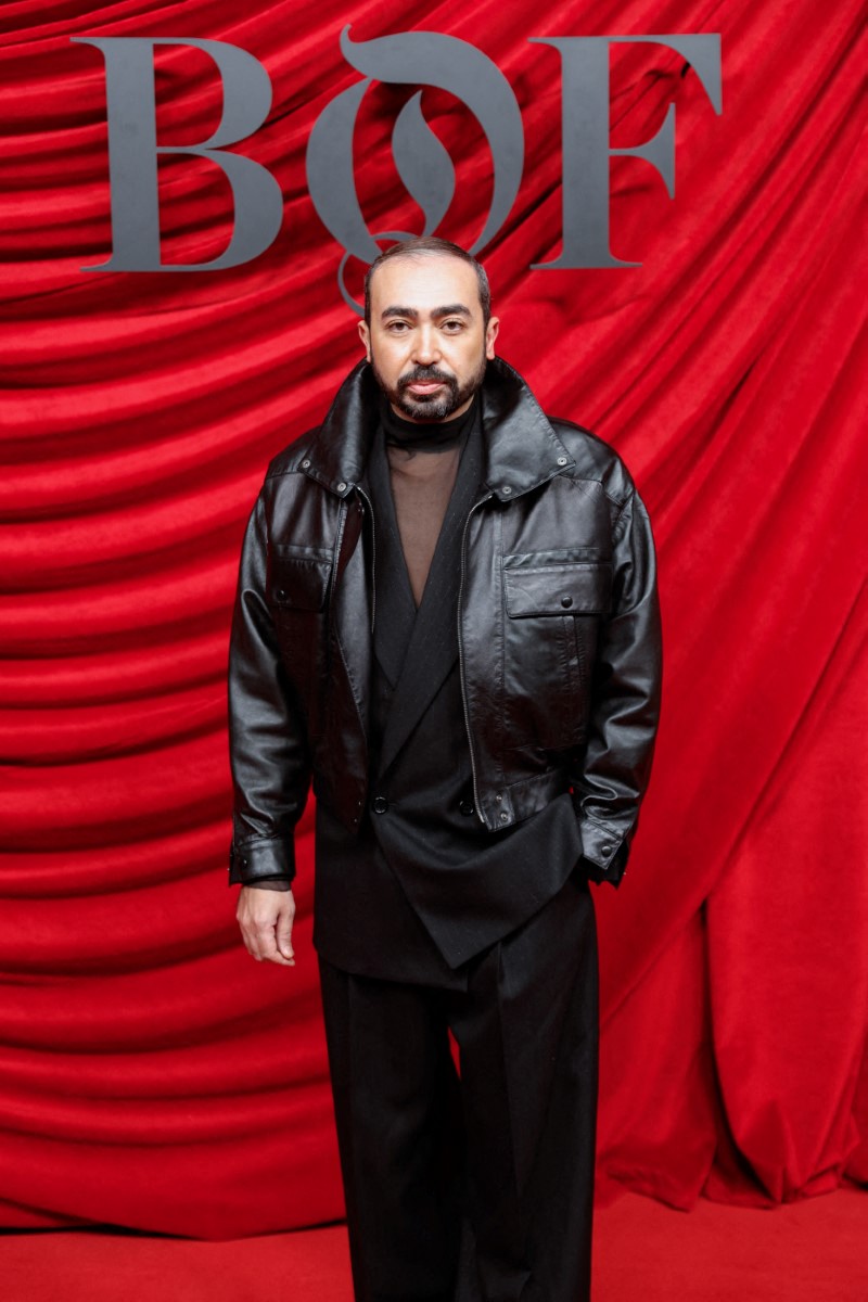 مصمم الأزياء السعودي محمد أشيّ 