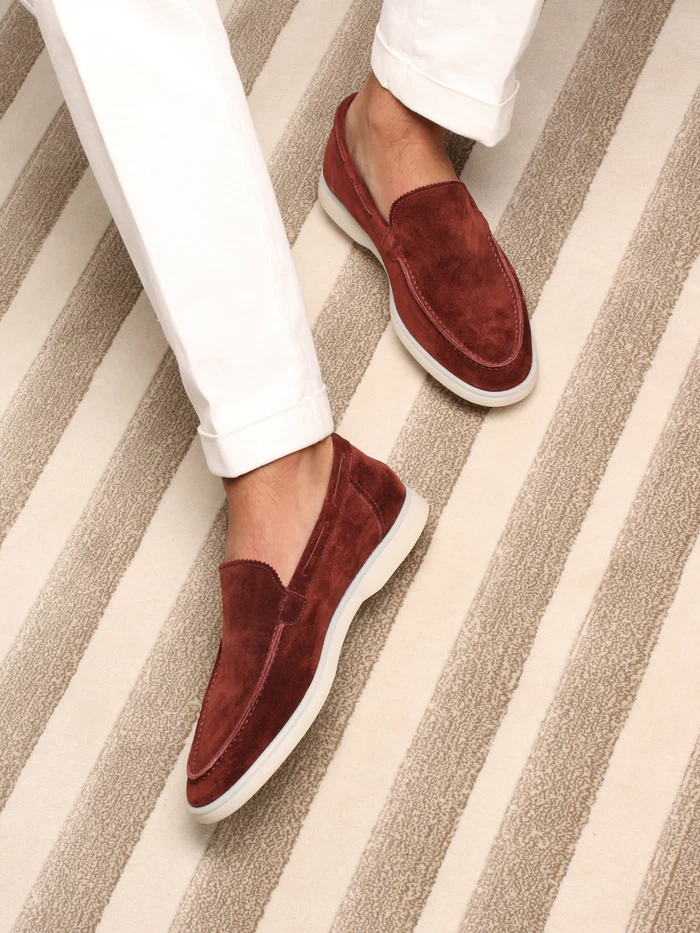 حذاء بلون ال Brick Red من  Aurelien