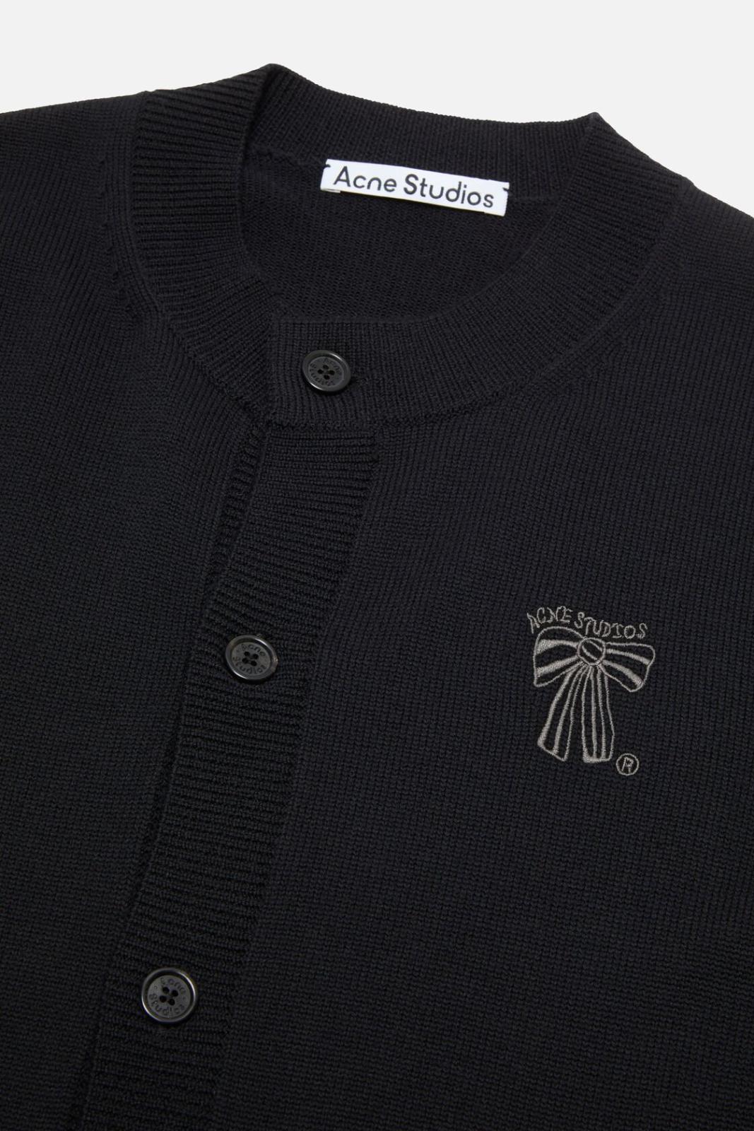 سترة Crewneck Cardigan من Acne Studios - المصدر : Acne Studios