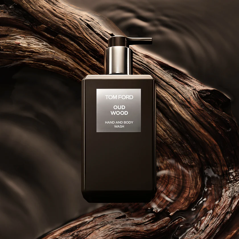 غسول للجسد برائحة عطر Oud Wood من Tom Ford