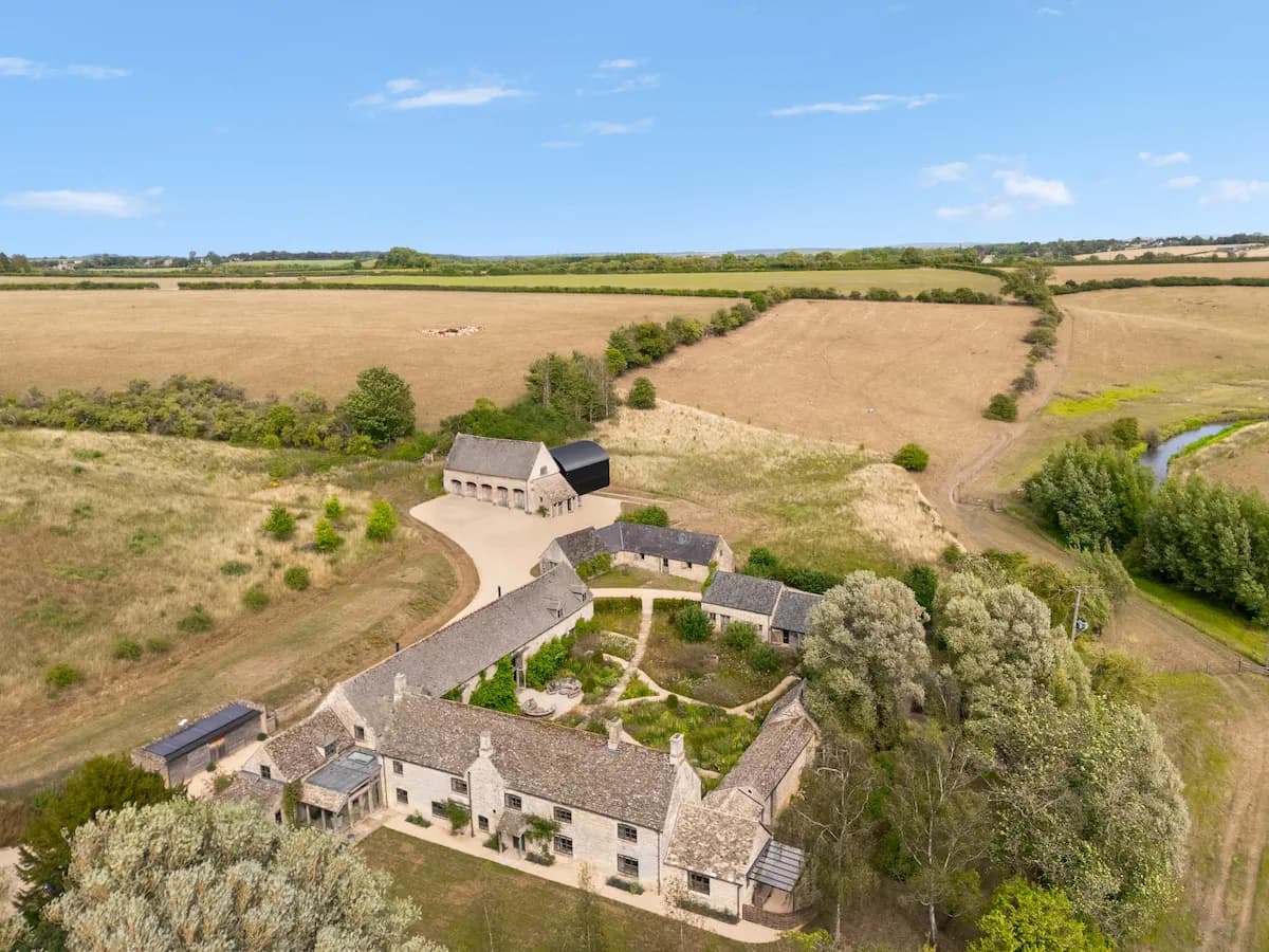 تفاصيل قصر إلين دي جينيريس