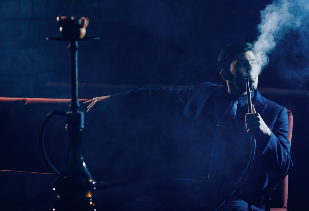 لماذا يحتاج المدخنون الممتنعون جرعات أعلى من المسكنات بعد الجراحة؟ دراسة تجيب