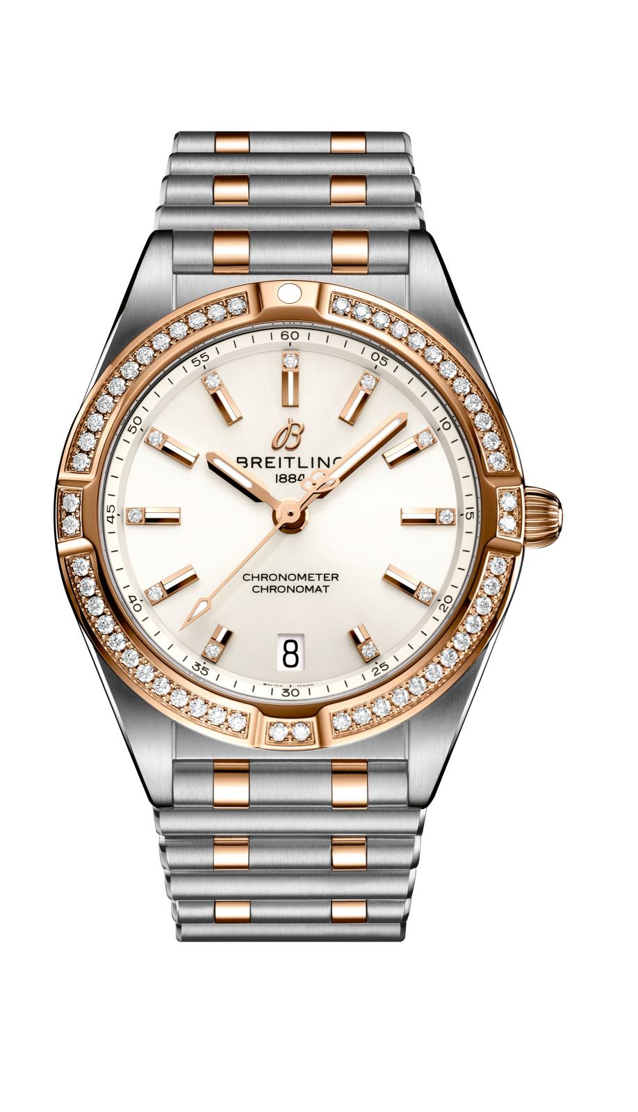 ساعة "كرونومات 32" تضمن الأناقة الجاذبة.