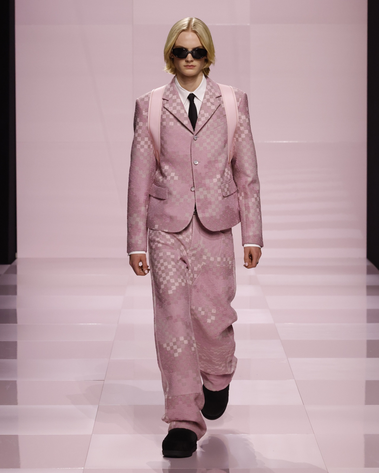 الطقم الزهريّ المنعش.