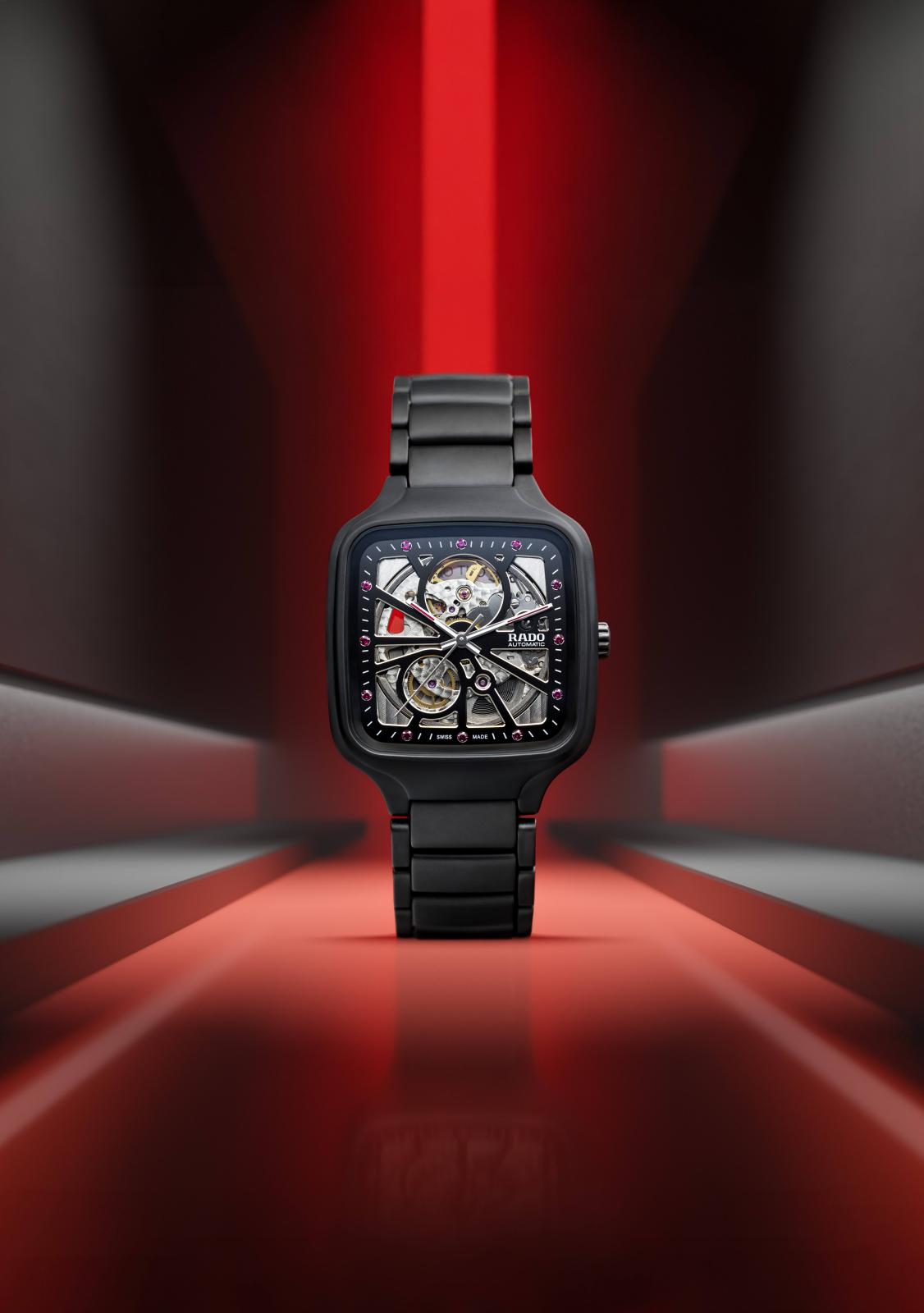 ساعة الرجل المميّز.