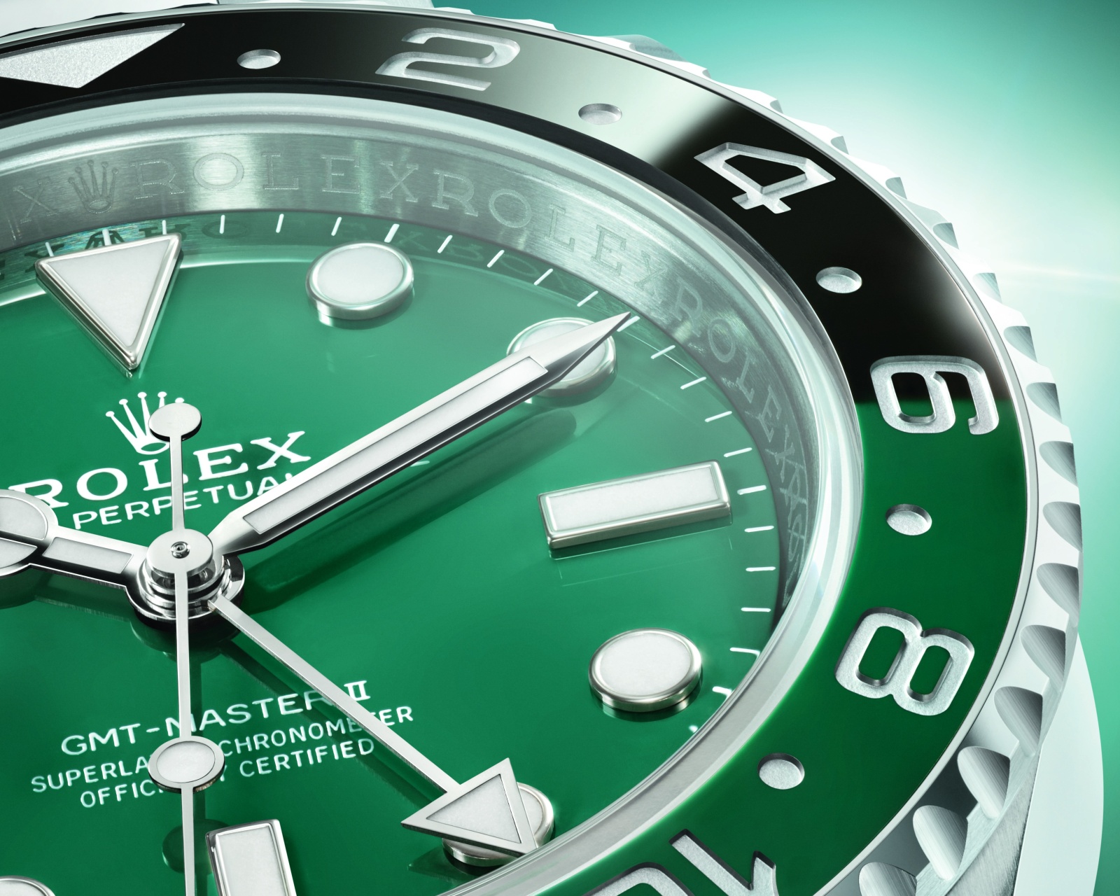 ساعة Rolex الفاخرة.