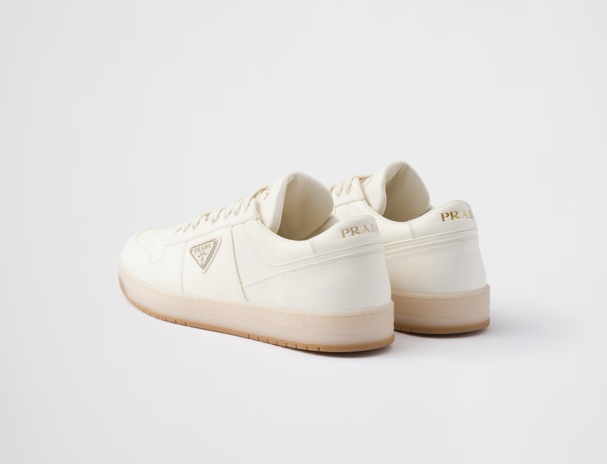 حذاء White Downtown المصنوع من جلد النابا الأبيض من برادا