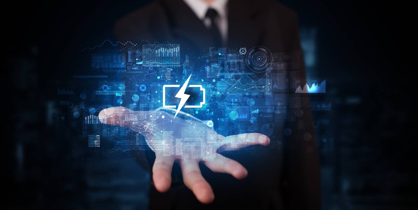 نظام الشحن العكسي السريع: هواتف 2026 تبدأ بدعم شحن الأجهزة الأخرى بقدرة تصل لـ 27 واط