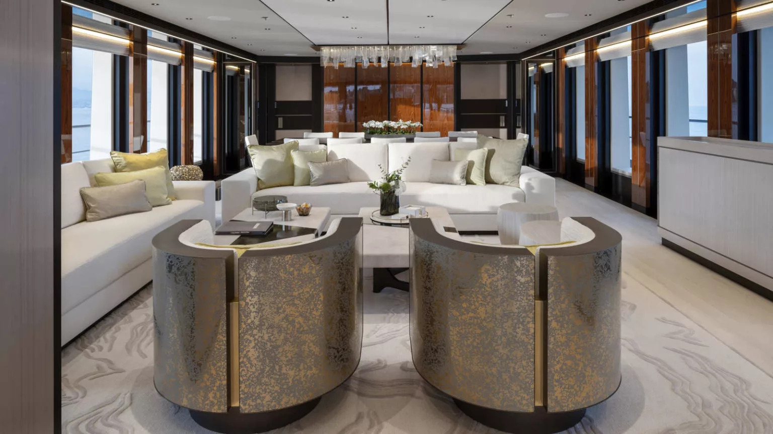 صالون يخت Solemates، مساحات جلوس واسعة وإطلالات خلابة على البحر