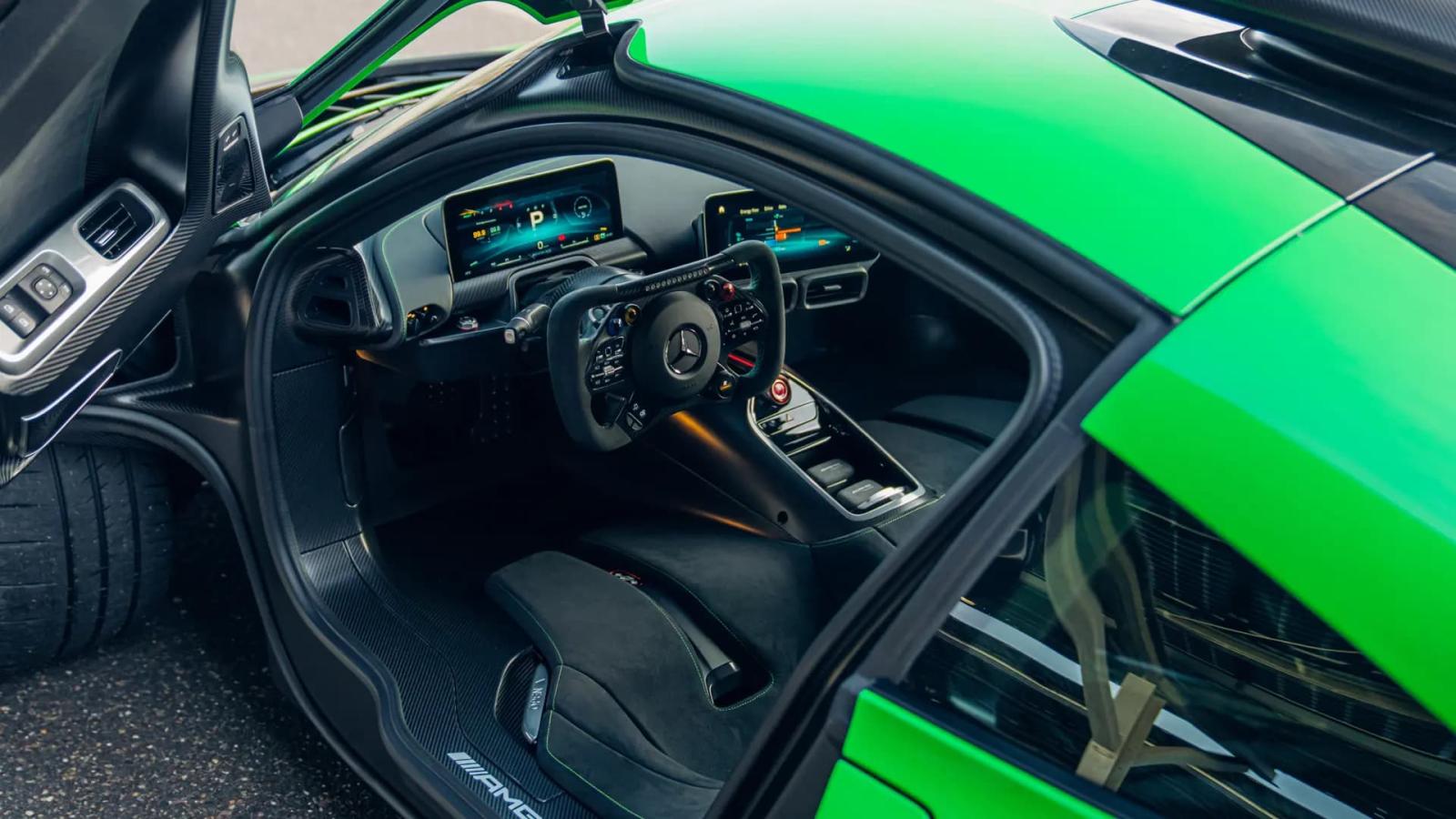 سيارة Mercedes-AMG ONE