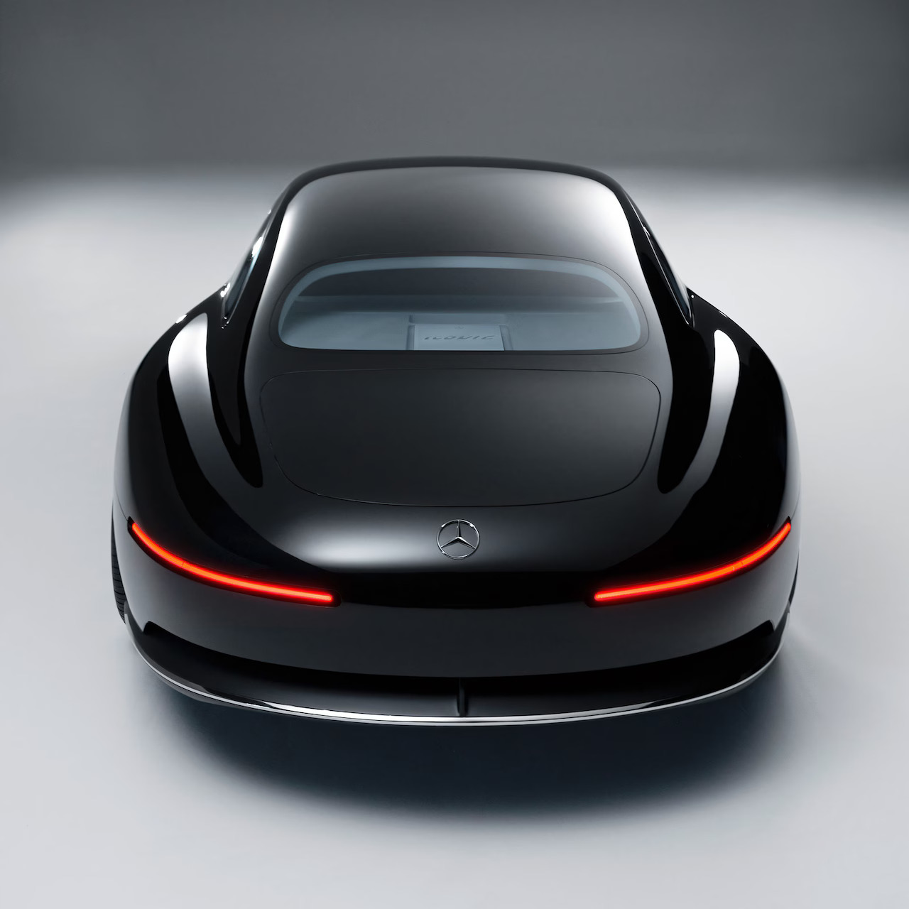 تصميم انسيابي لسيارة مرسيدس-بنز Vision Iconic يجسّد مستقبل الفخامة الكهربائية - المصدر: Mercedes-Benz