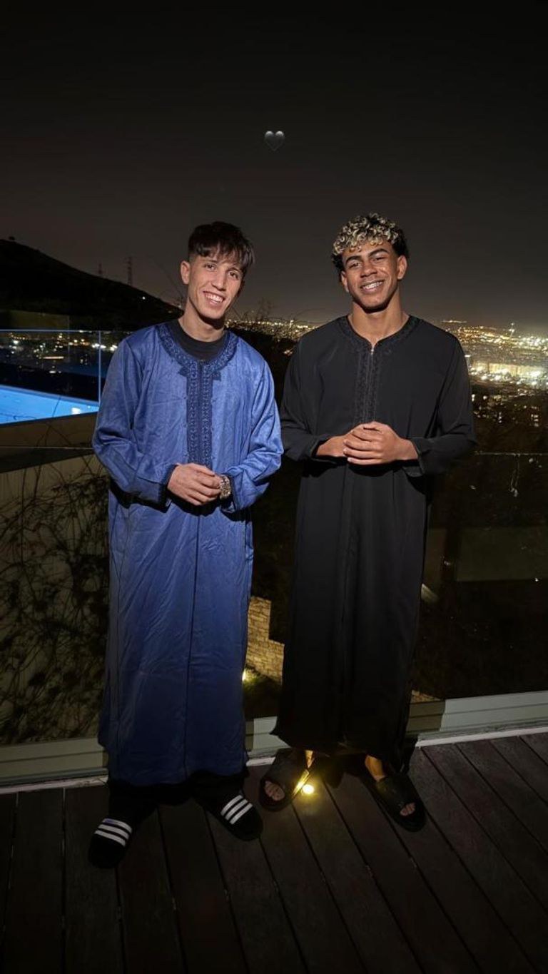 لامين يامال وصديقه- المصدر: حساب لامين يامال على إنستغرام