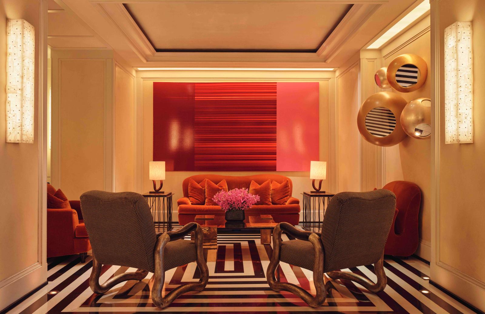 ألوان جريئة وخطوط أيقونية، ملامح الهوية الجريئة لفندق ذا مارك