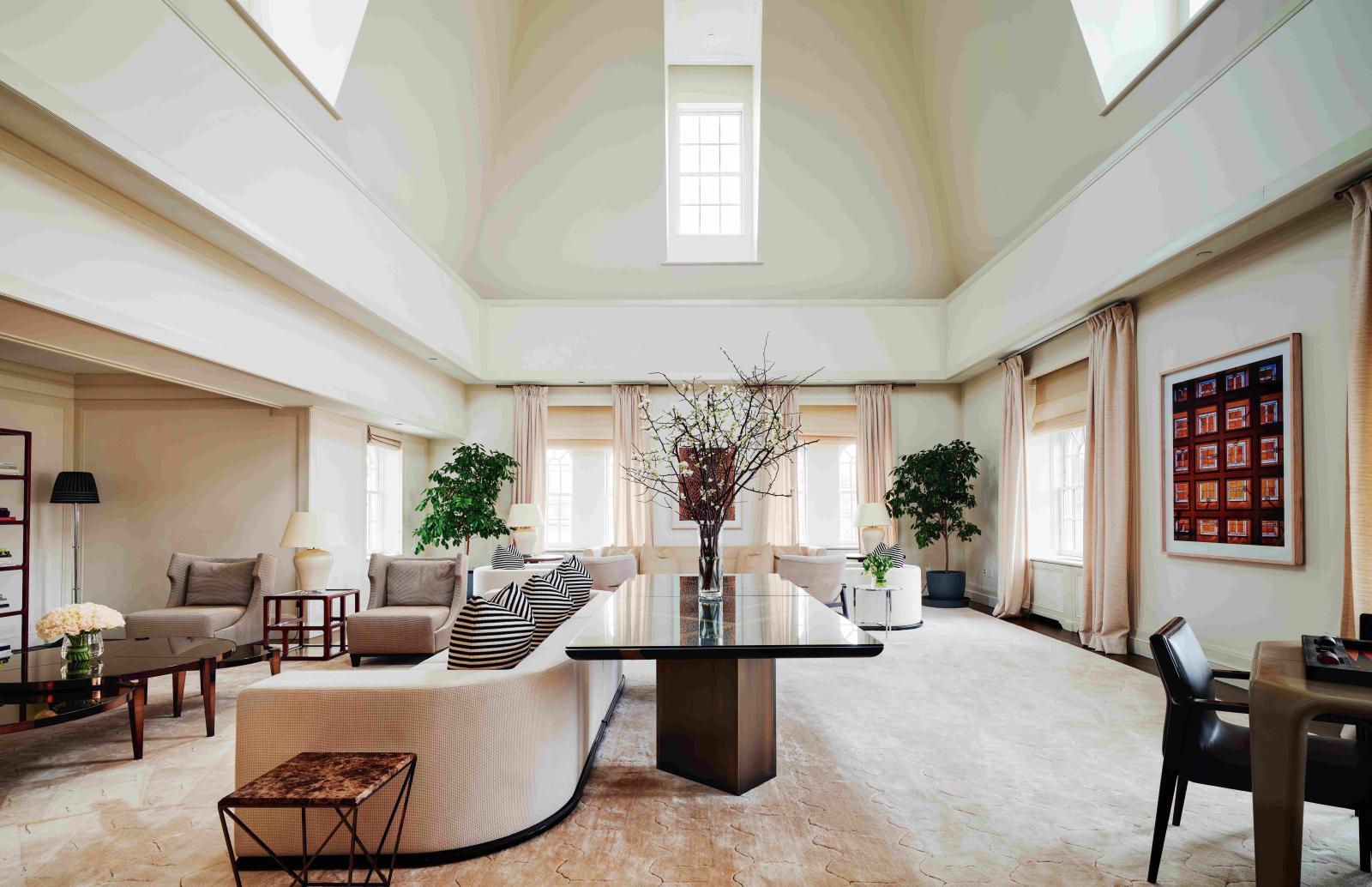 مساحة تُجسّد فلسفة ذا مارك: فخامة هادئة، تصميم متقن، وضوء ينساب في كل تفصيلة