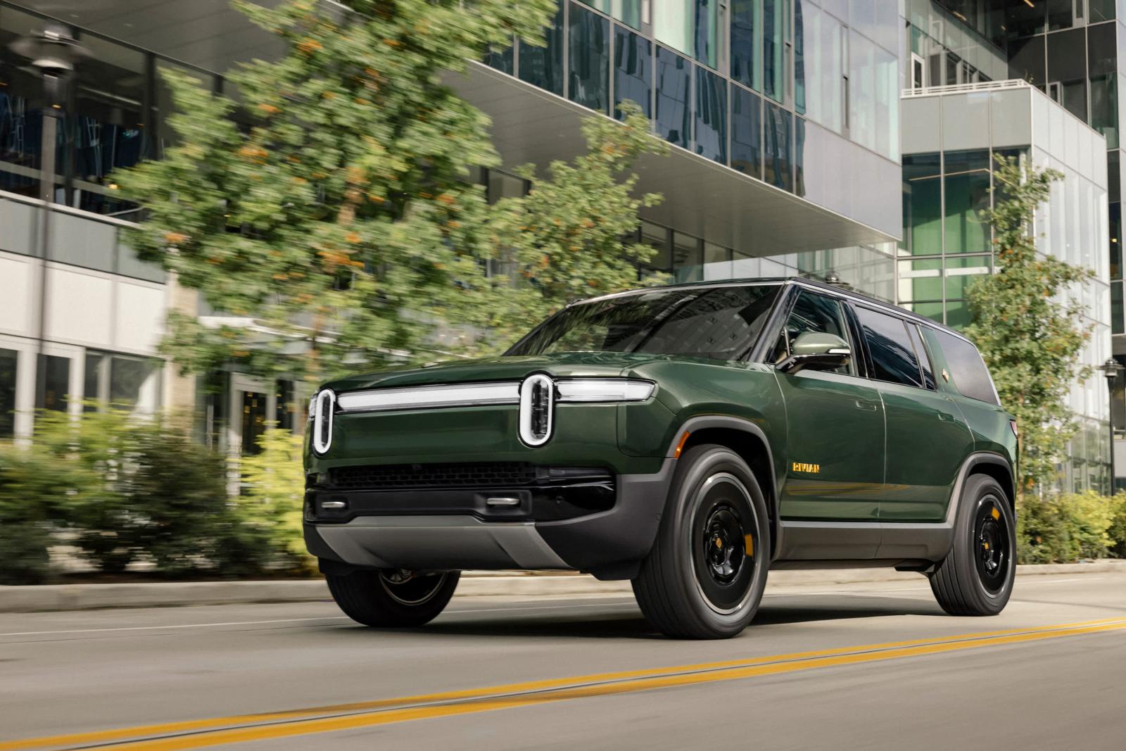 Rivian R1S