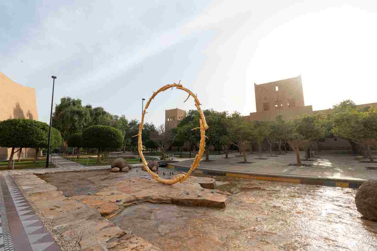 الفن يخرج من المتاحف إلى شوارع الرياض