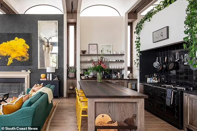 المصدر:South Coast NEWS