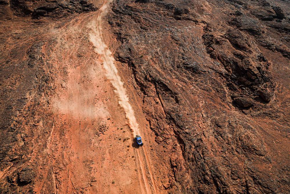 تحدي الصحراء في المرحلة الثالثة من رالي داكار السعودية