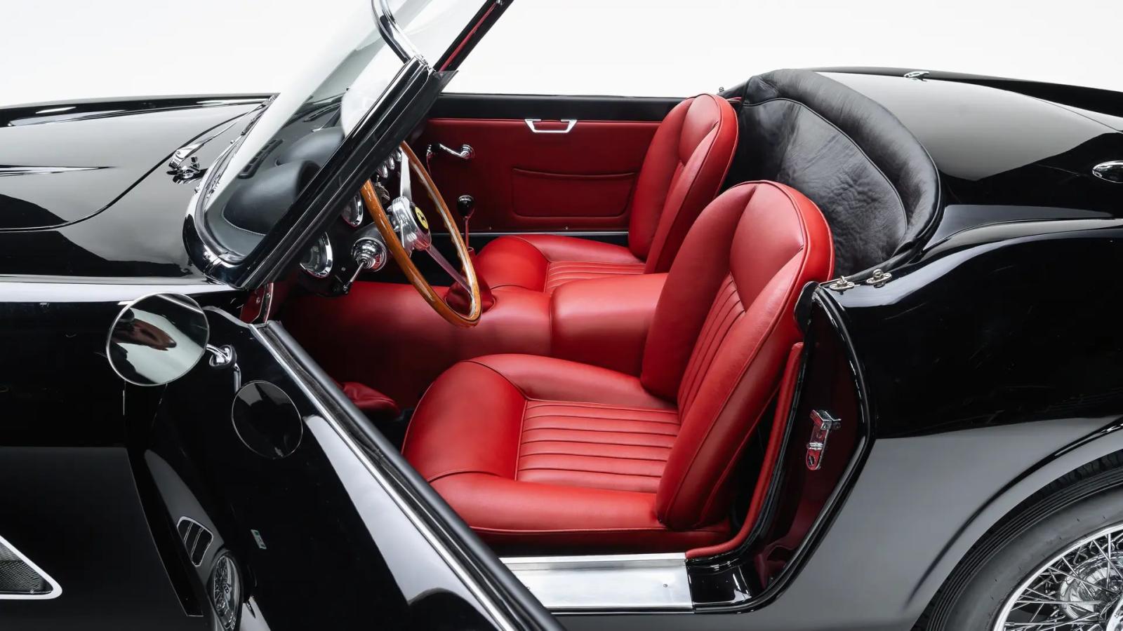 مواصفات سيارة فيراري 250 GT SWB كاليفورنيا سبايدر