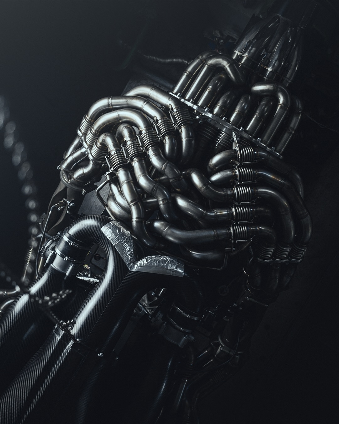 هندسة V12 في أوضح صورها