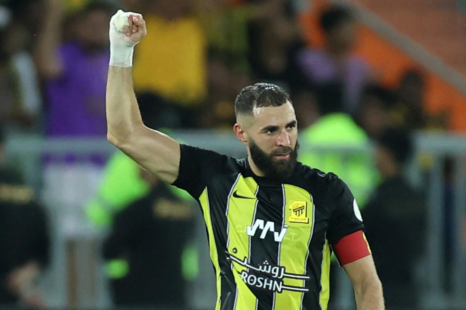 بعد تصاعد الأزمة مع الاتحاد.. تفاصيل انتقال كريم بنزيما للهلال