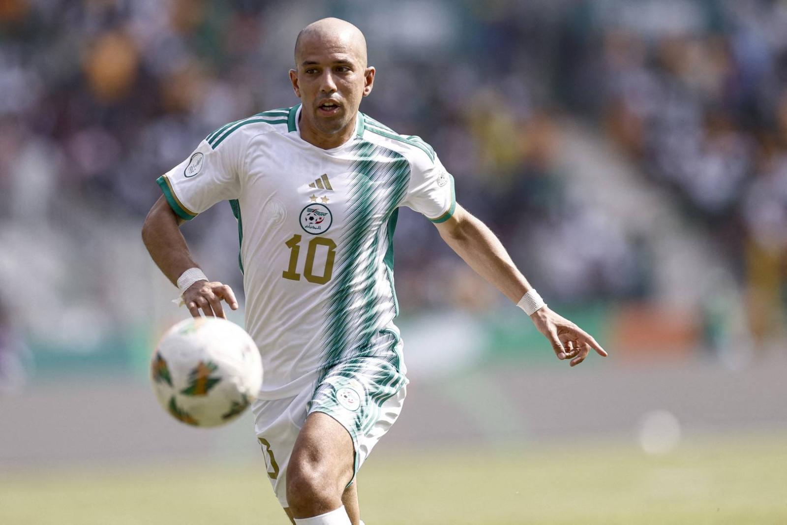 لاعب كرة القدم الجزائري سفيان فيغولي