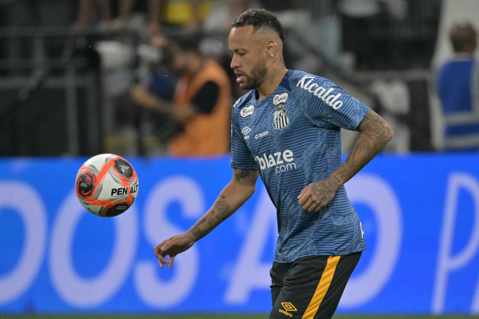  نيمار يتعهّد بإعادة كأس العالم للبرازيل ويوجّه نداءً إلى أنشيلوتي / المصدر:AFP