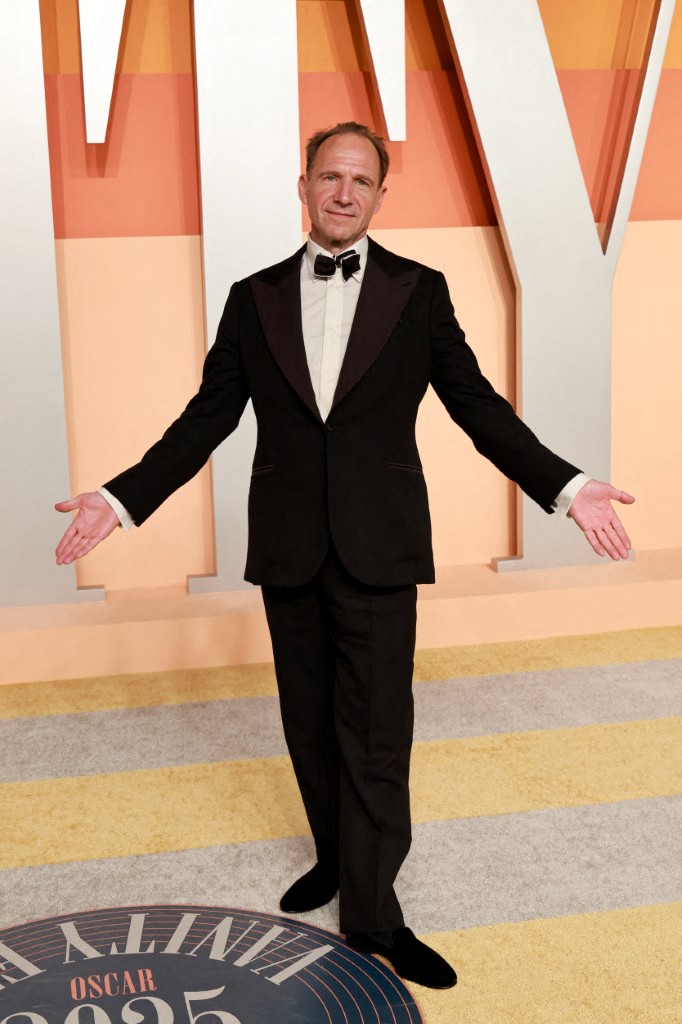 في عيد ميلاده الـ63.. كم تبلغ ثروة النجم رالف فاينز؟